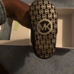 Baby girl brown MK boots